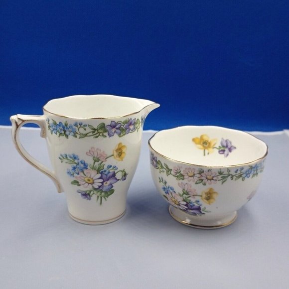 Roslyn Garland Creamer & Sugar Vintage Bone China 1940s England - Picture 3 of 8